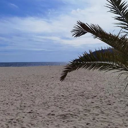By The Waves Luxury דירה *