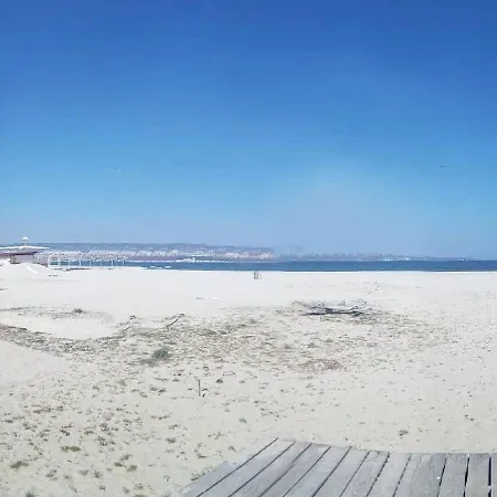 דירה By The Waves Luxury וארנה