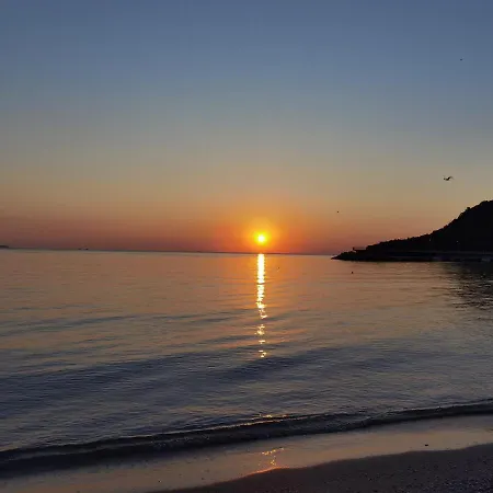 By The Waves Luxury فارنا